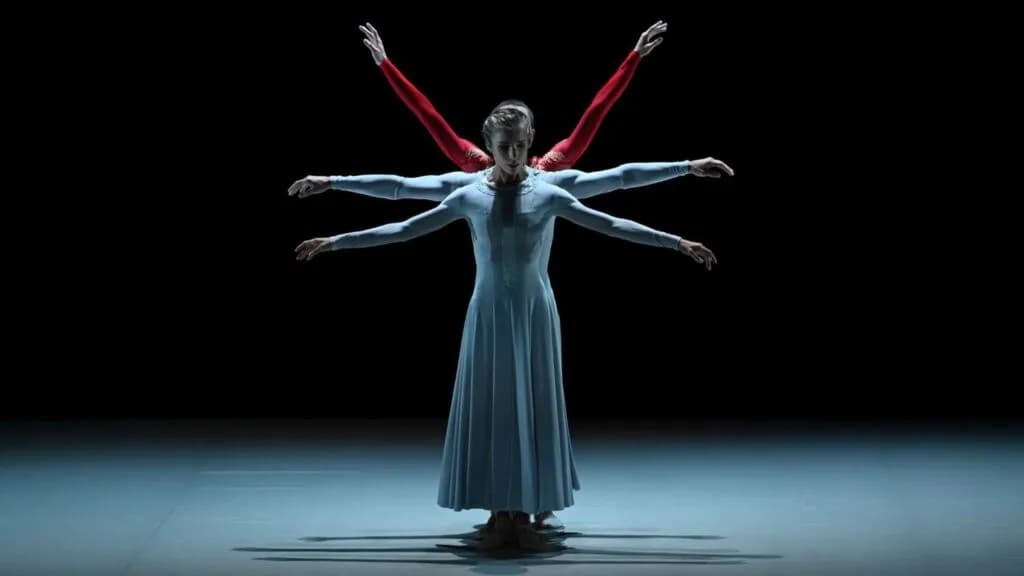 Image 1 : Diffusion Micro-Folie : Ballet "L'Oiseau de feu" background