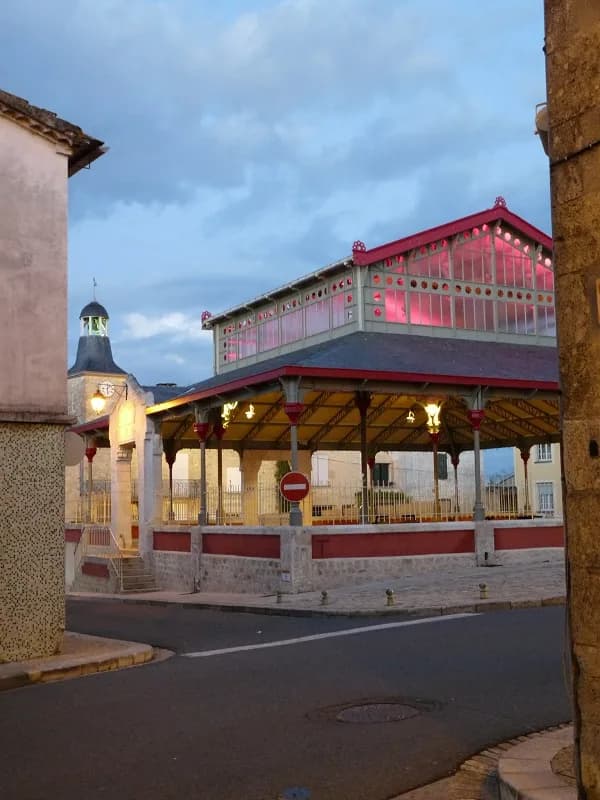Image 1 : Marché hebdomadaire de Pellegrue background