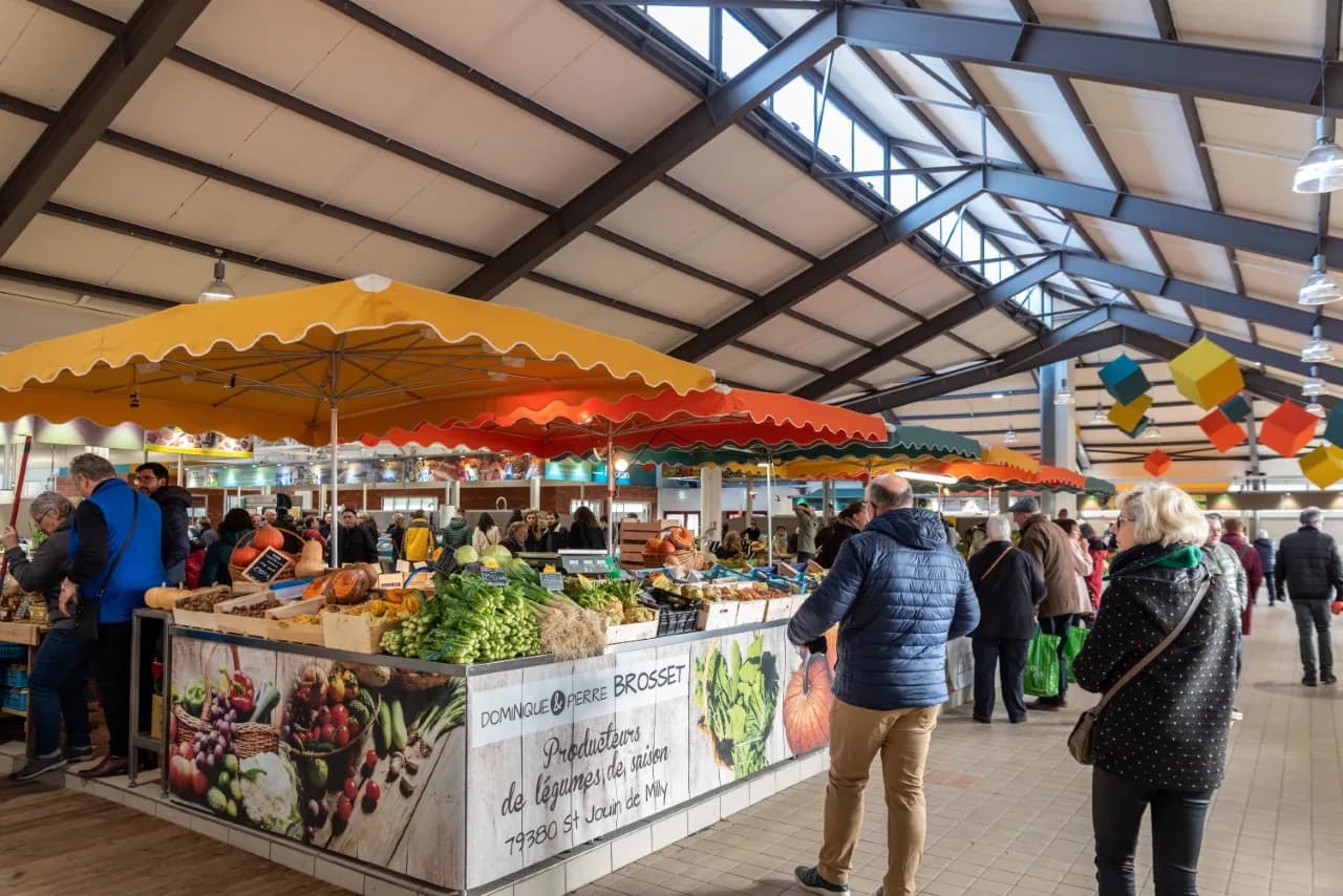 Image 2 : Marché de Bressuire background