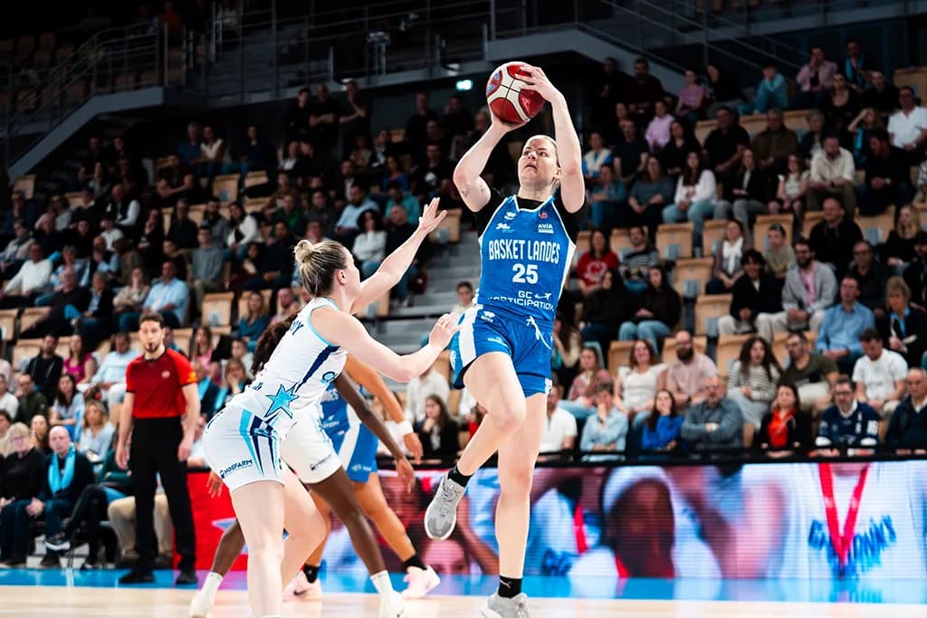 Image 1 : Basket Landes vs La Tronche Meylan background