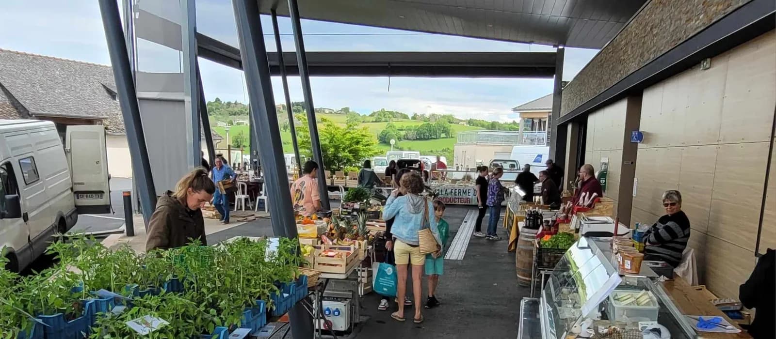 Image 2 : Marché à Beynat background