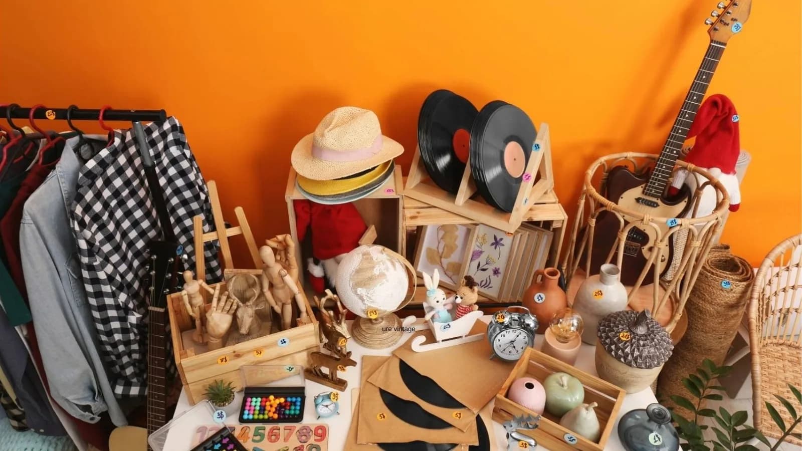 Image 1 : Vide grenier background
