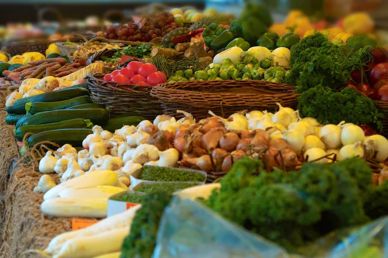 Image 1 : Marché hebdomadaire d'Oradour-sur-Glane background