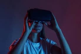 Image 2 : Visite libre du musée "Ombre & lumières", à la Micro-Folie background