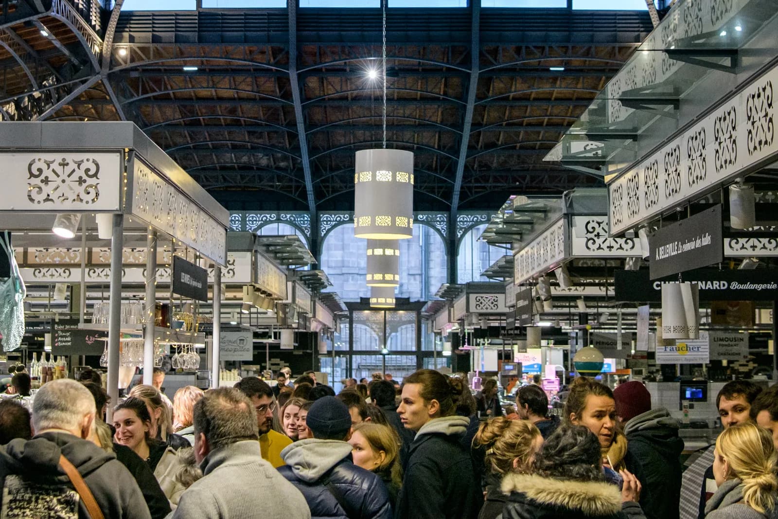 Image 1 : Nocturnes des Halles Centrales background