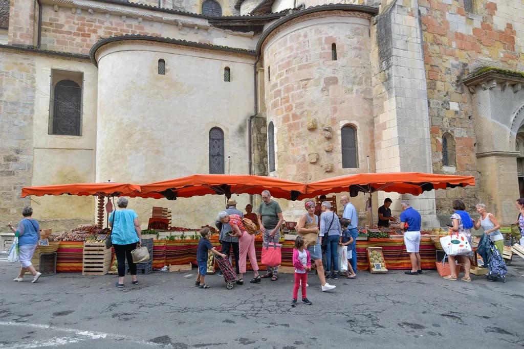 Image 3 : Marché traditionnel et fermier background