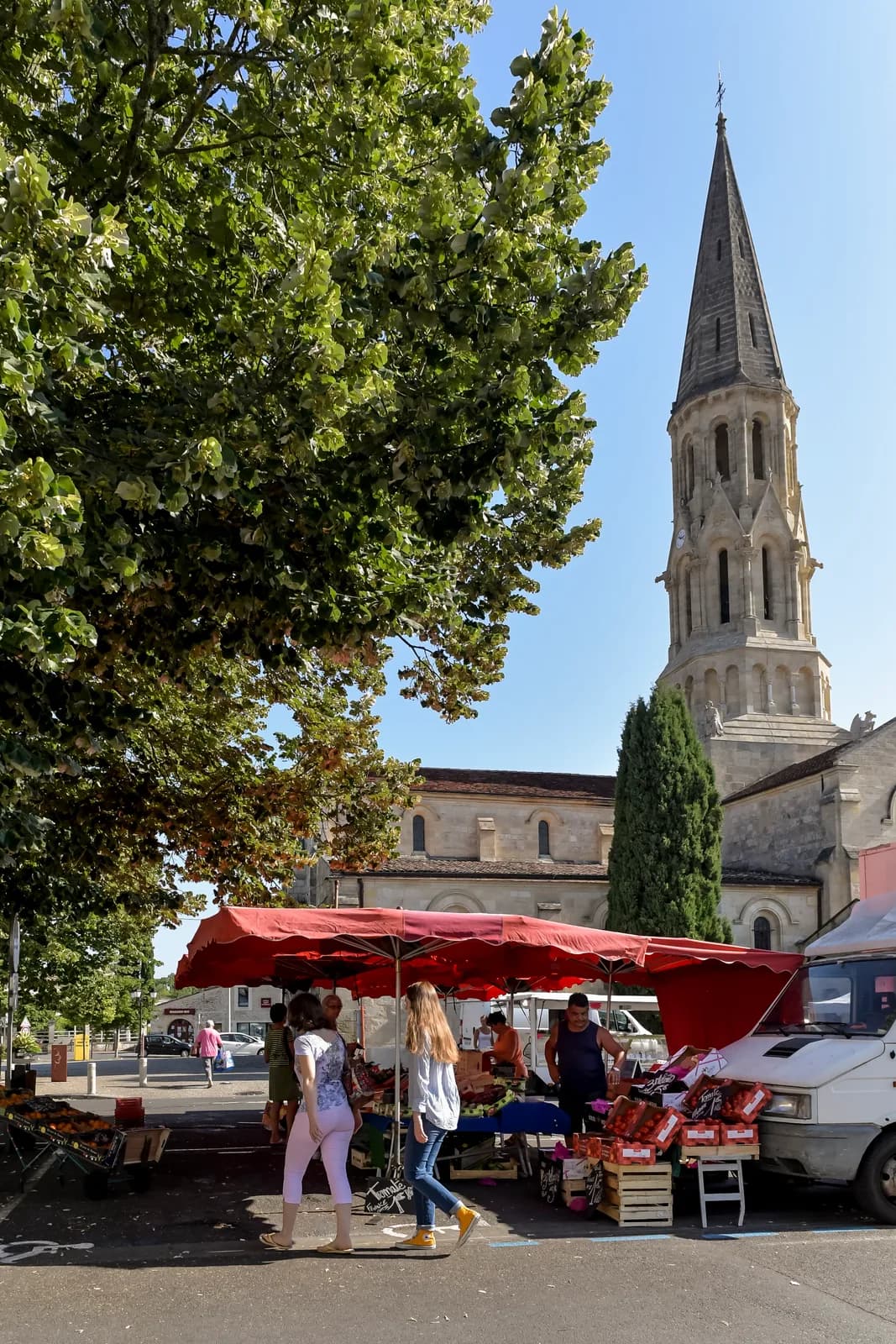 Image 2 : Marché de La Brède background