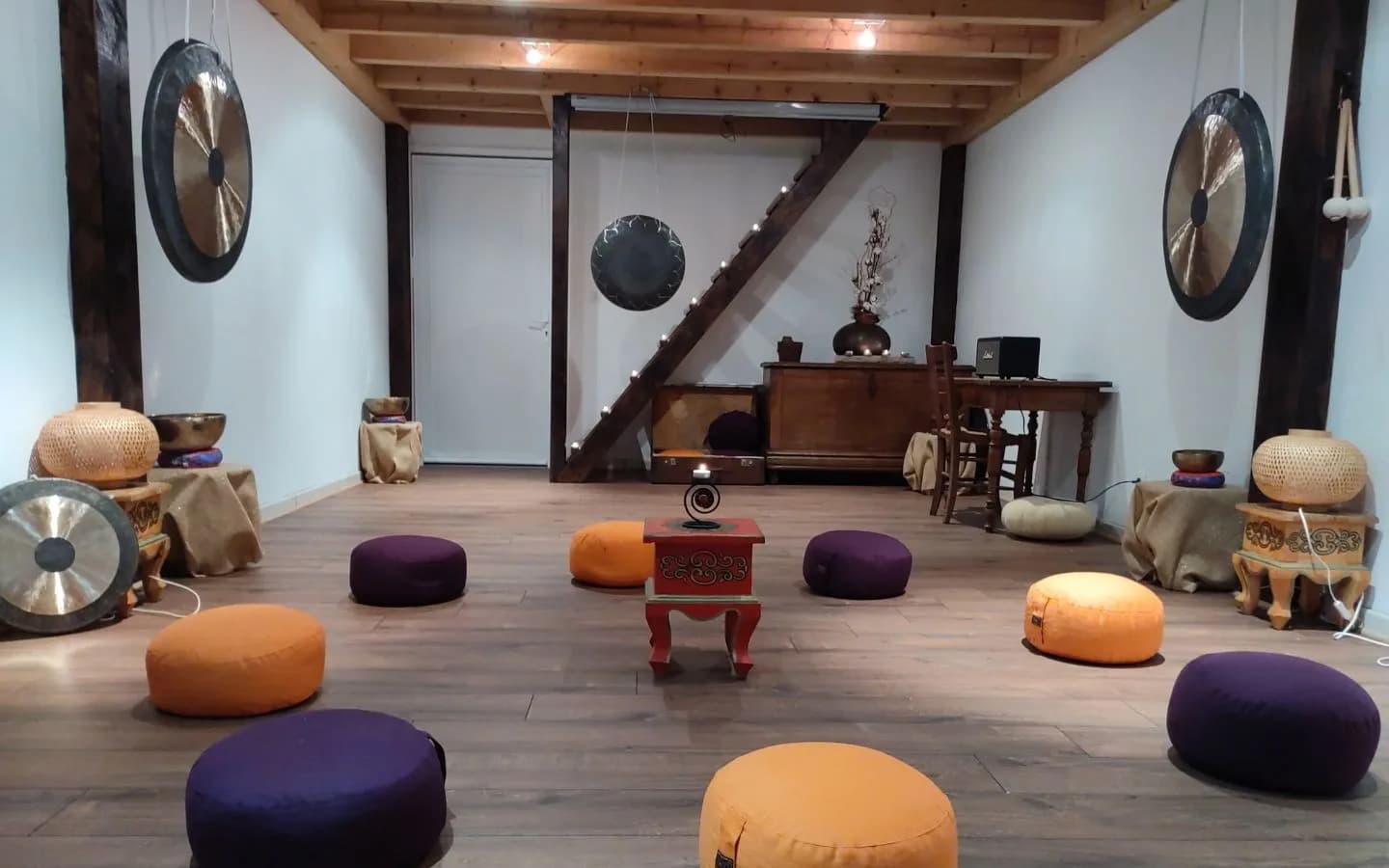 Image 2 : Atelier : Relaxation et Voyage sonore background