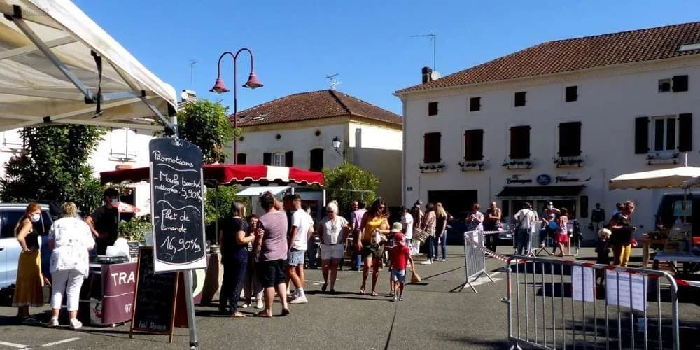 Image 1 : Marché traditionnel background