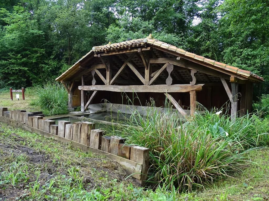 Image 1 : Balade des 3 lavoirs background
