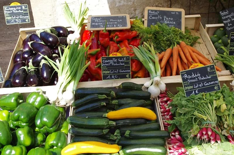 Image 1 : Marché traditionnel du vendredi background