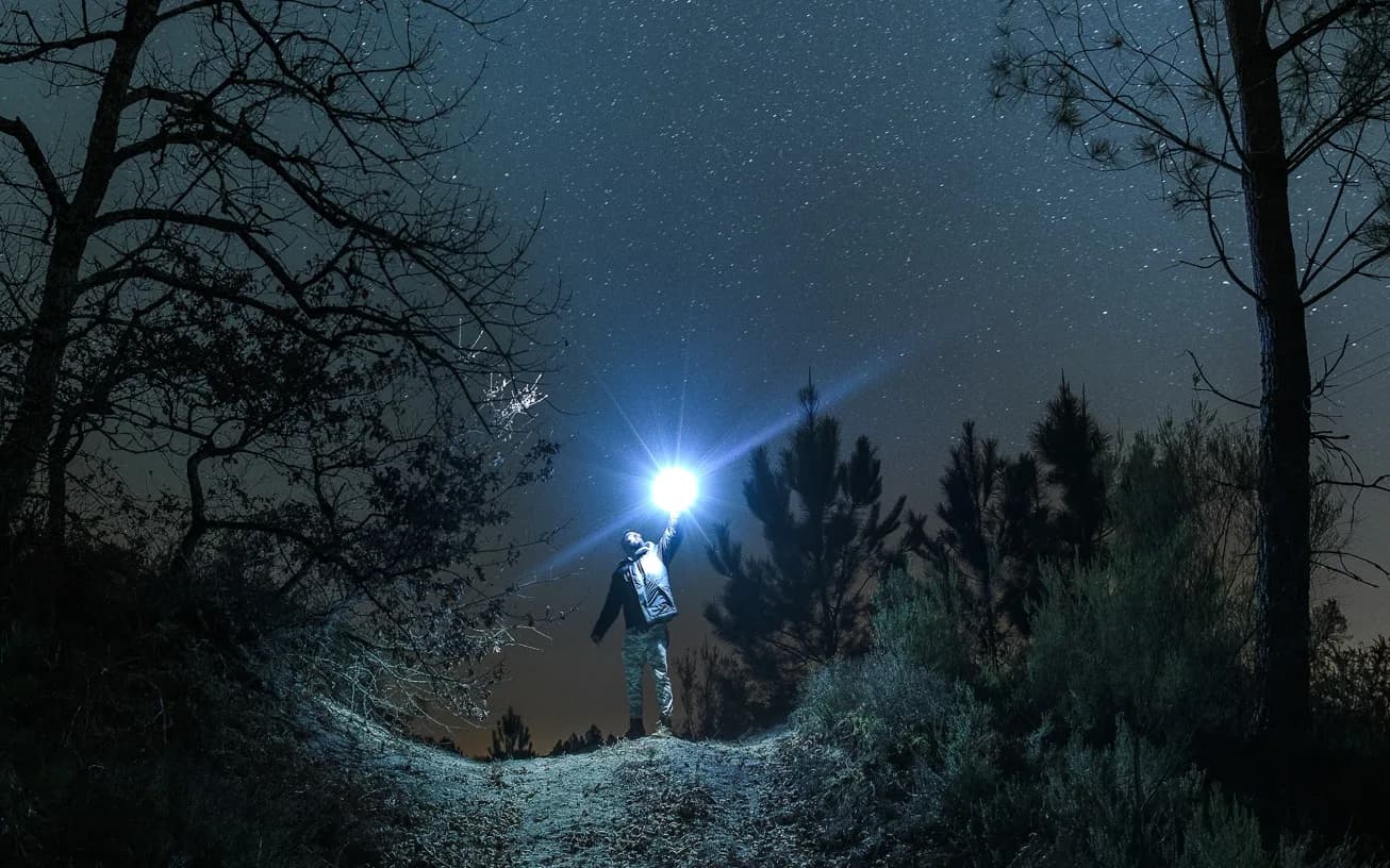 Image 1 : Jour de la Nuit background