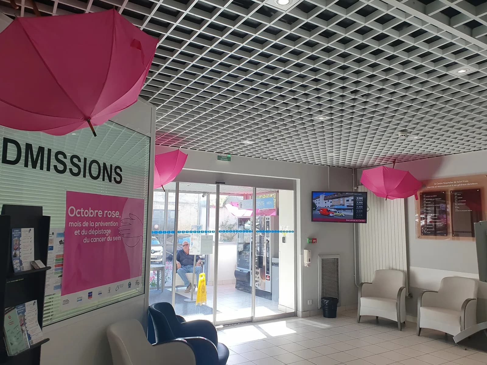 Image 1 : Octobre Rose 2026 : Stand de sensibilisation et d'auto-palpation au Centre hospitalier Jacques-Boutard background