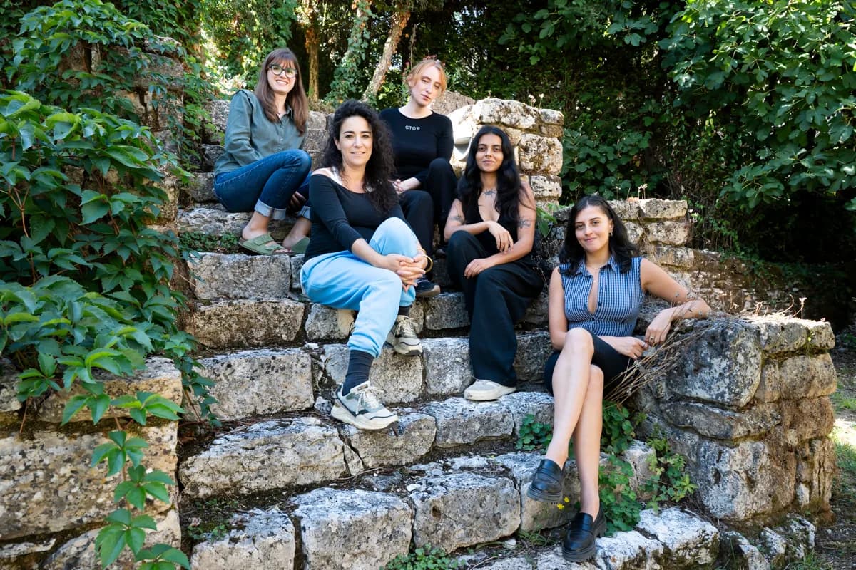 Image 2 : Rencontre avec les artistes en résidence à la Maison Daura background