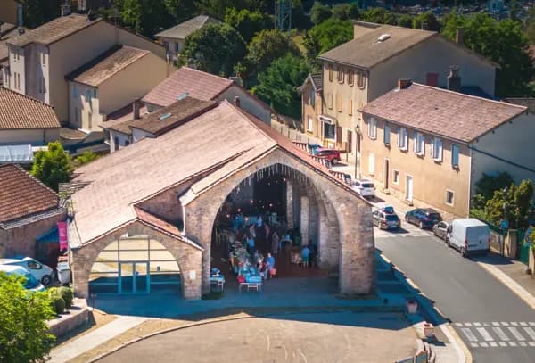 Image 4 : Marché traditionnel background