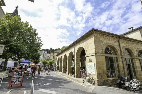 Image 1 : Marché Traditionnel background