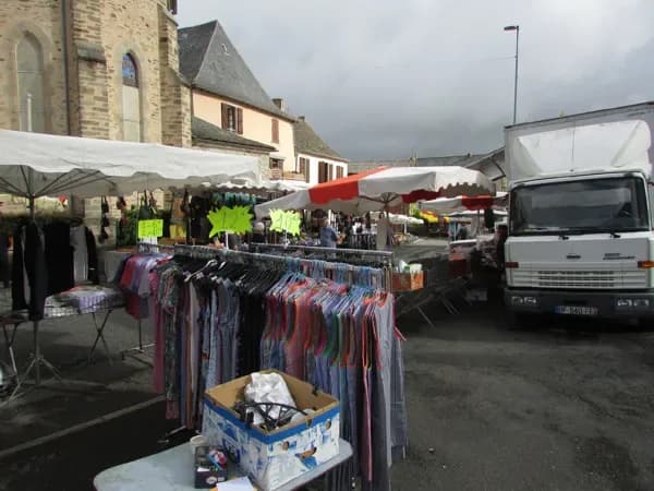 Image 1 : Foire mensuelle background
