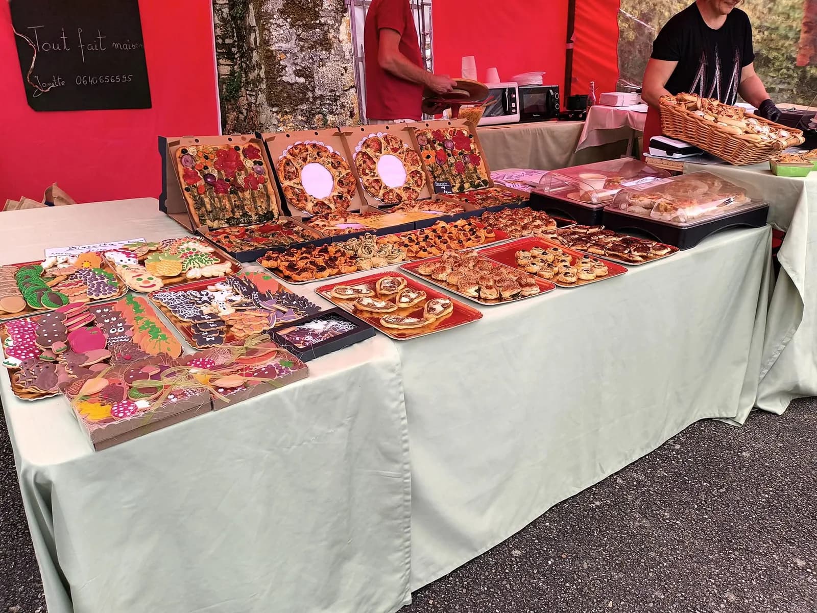 Image 2 : Fête de la châtaigne à Saint-Caprais background