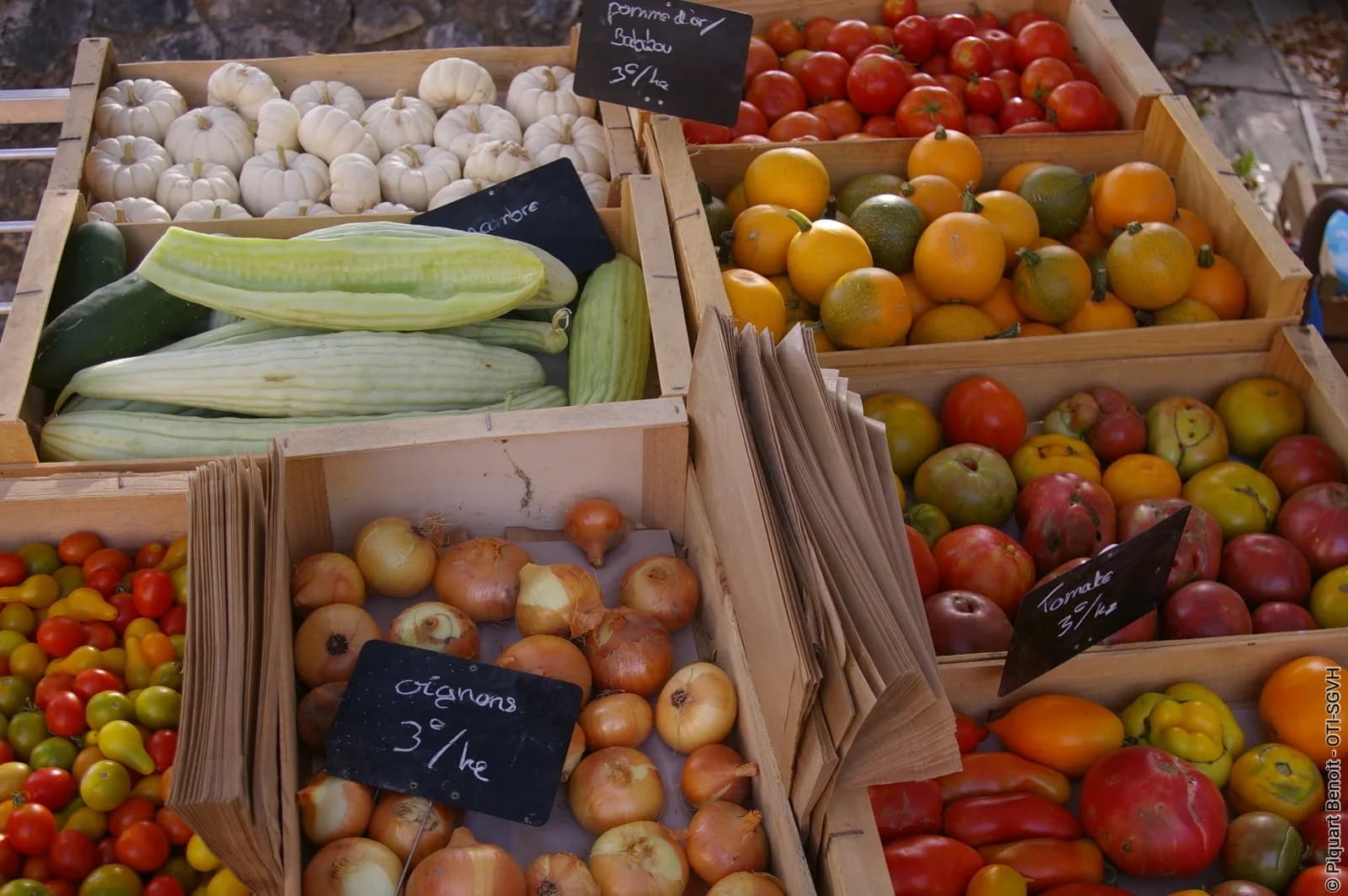 Image 1 : MARCHÉ DE MONTARNAUD background