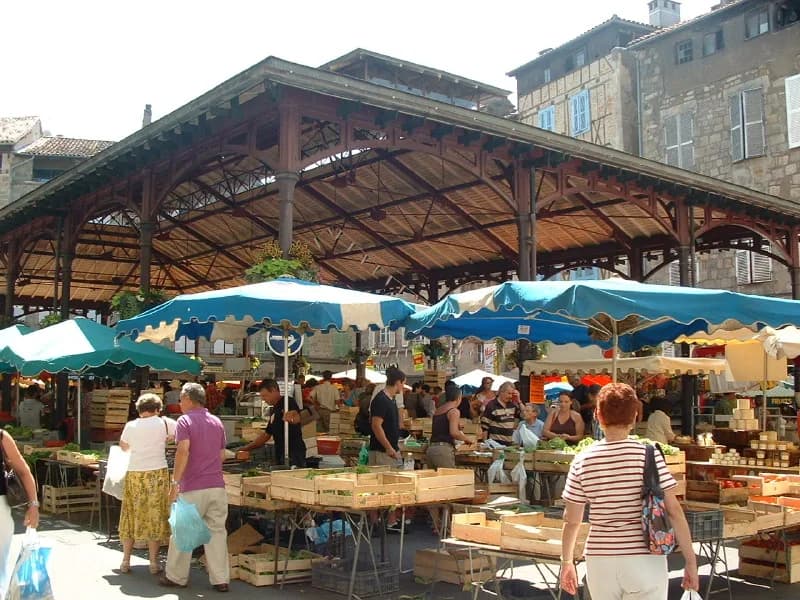 Image 4 : Marché à Figeac background