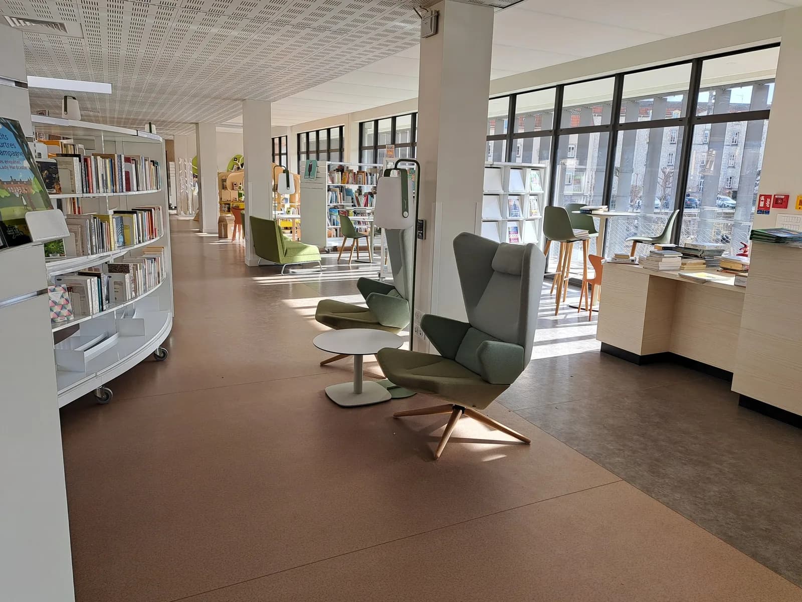 Image 2 : CLUB LECTURE background