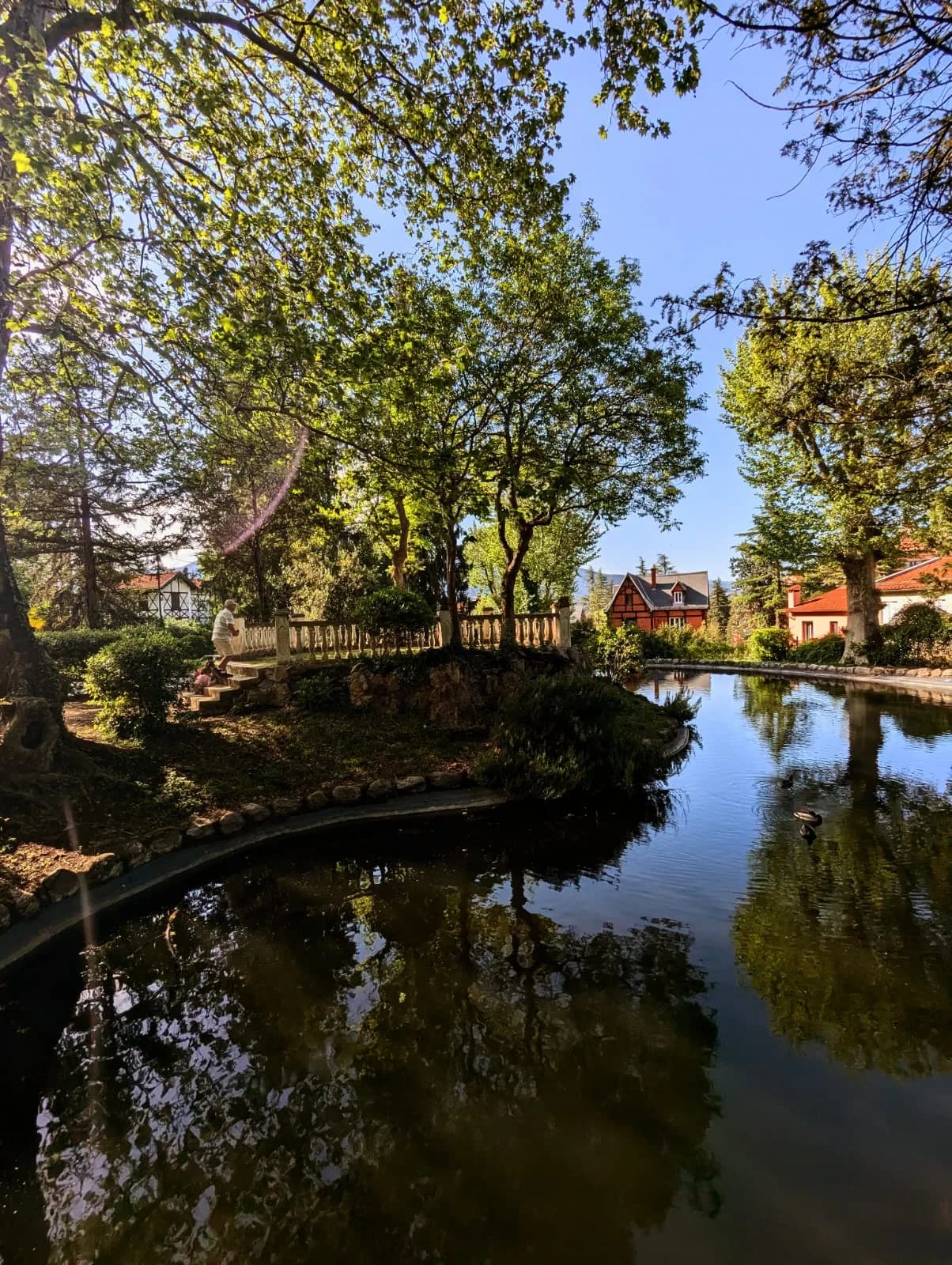 Image 4 : VISITE GUIDÉE DU VILLAGE DE VERNET-LES-BAINS background