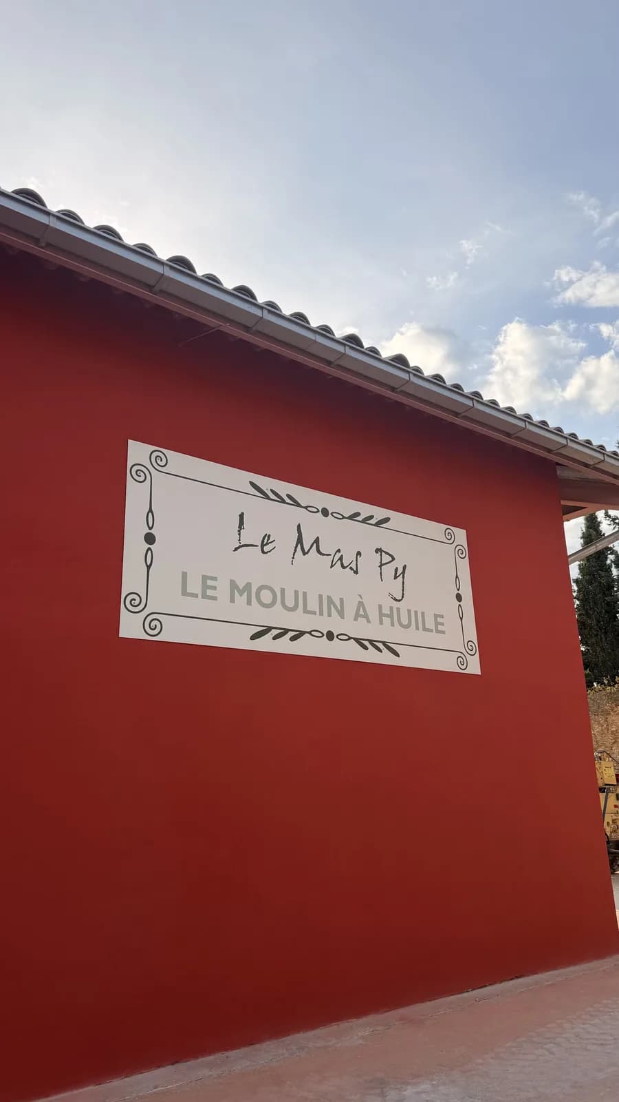 Image 3 : *DÉCOUVERTE DU MAS PY - MOULIN, OLIVIERS ET DÉGUSTATION D'HUILE D'OLIVE D'EXCEPTION background