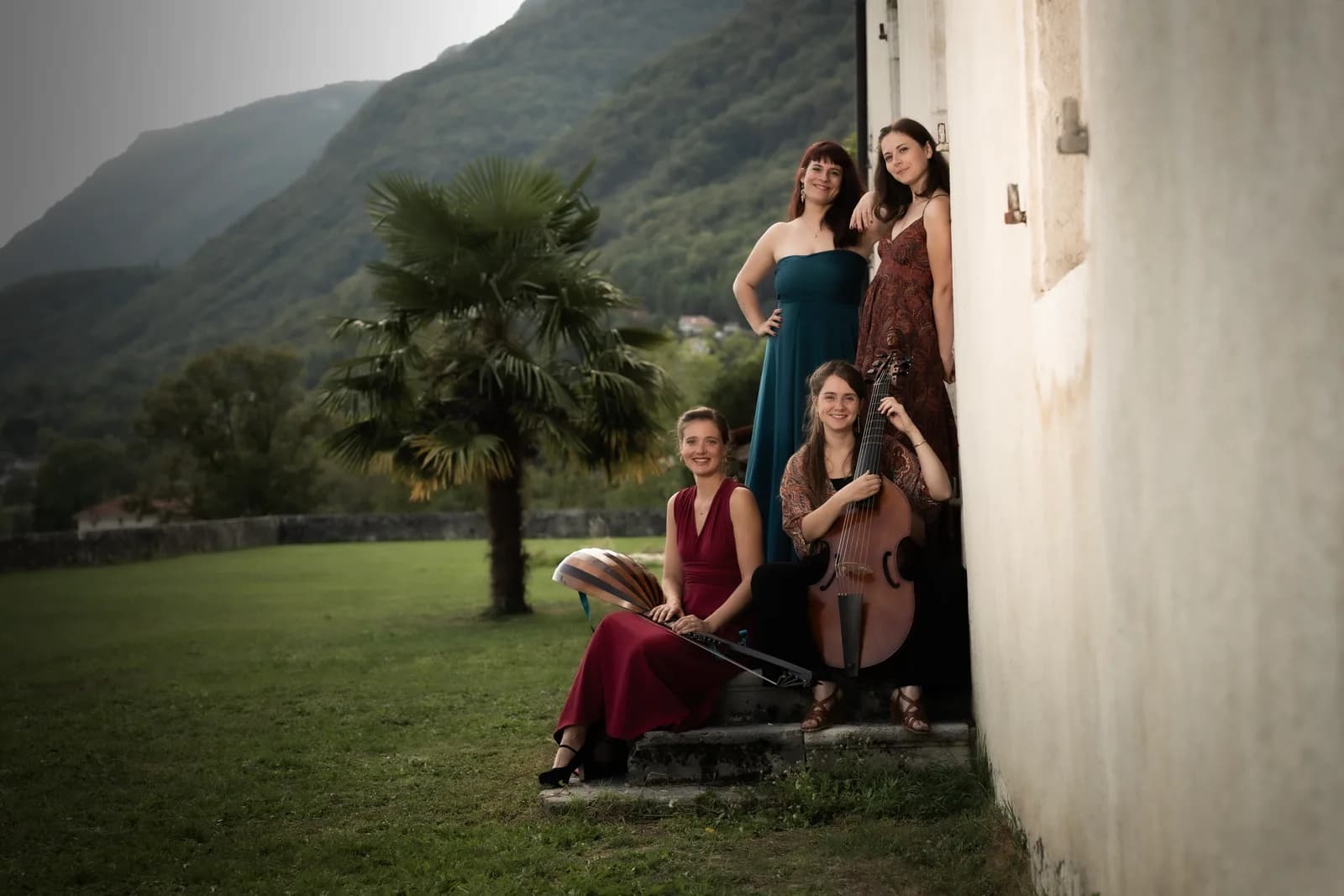 Image 1 : Les Kapsber’girls - Che fai tù ? background