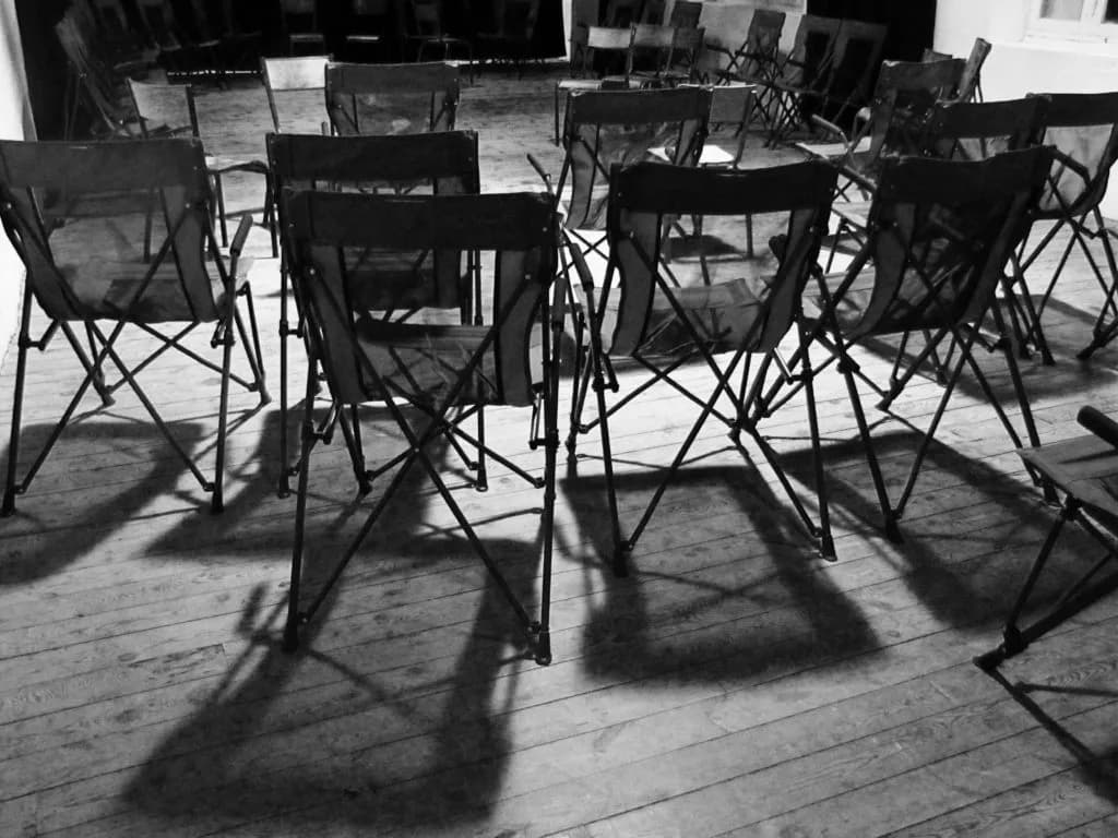 Image 1 : ATELIER THÉÂTRE DÈS 16 ANS background