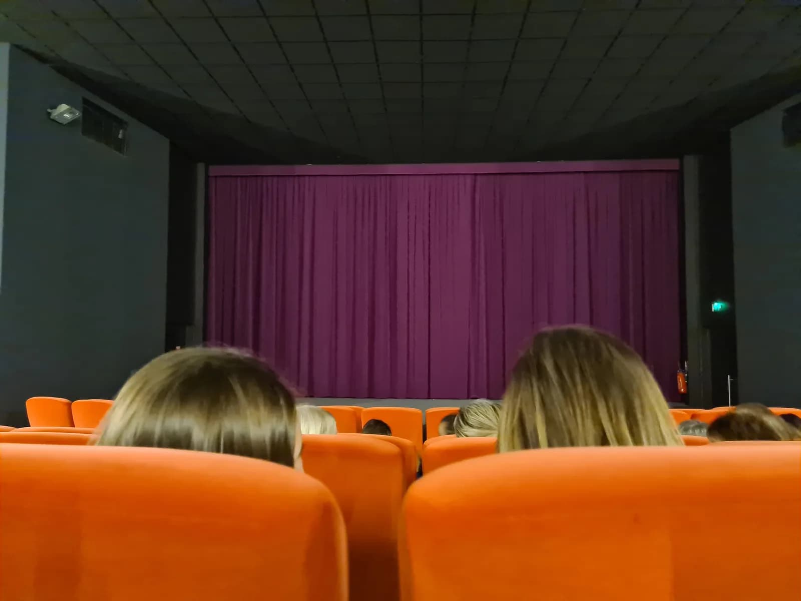 Image 2 : LES JEUDIS DE RENÉ background