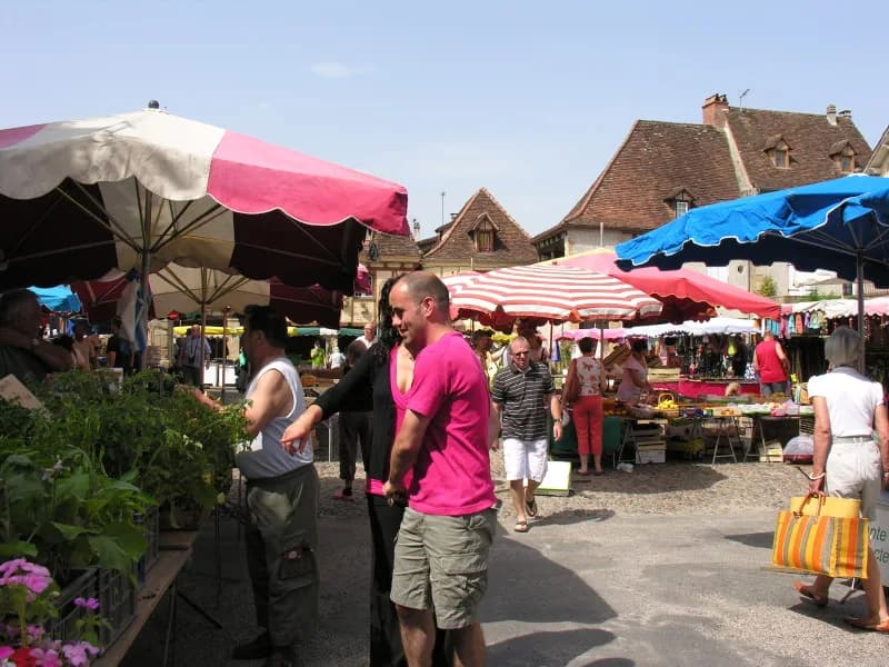 Image 2 : Marché à Bretenoux background