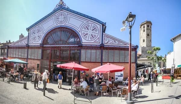 Image 3 : Marchés hebdomadaires de Millau background