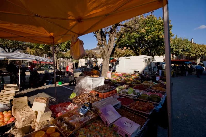 Image 1 : Marché à Cajarc background