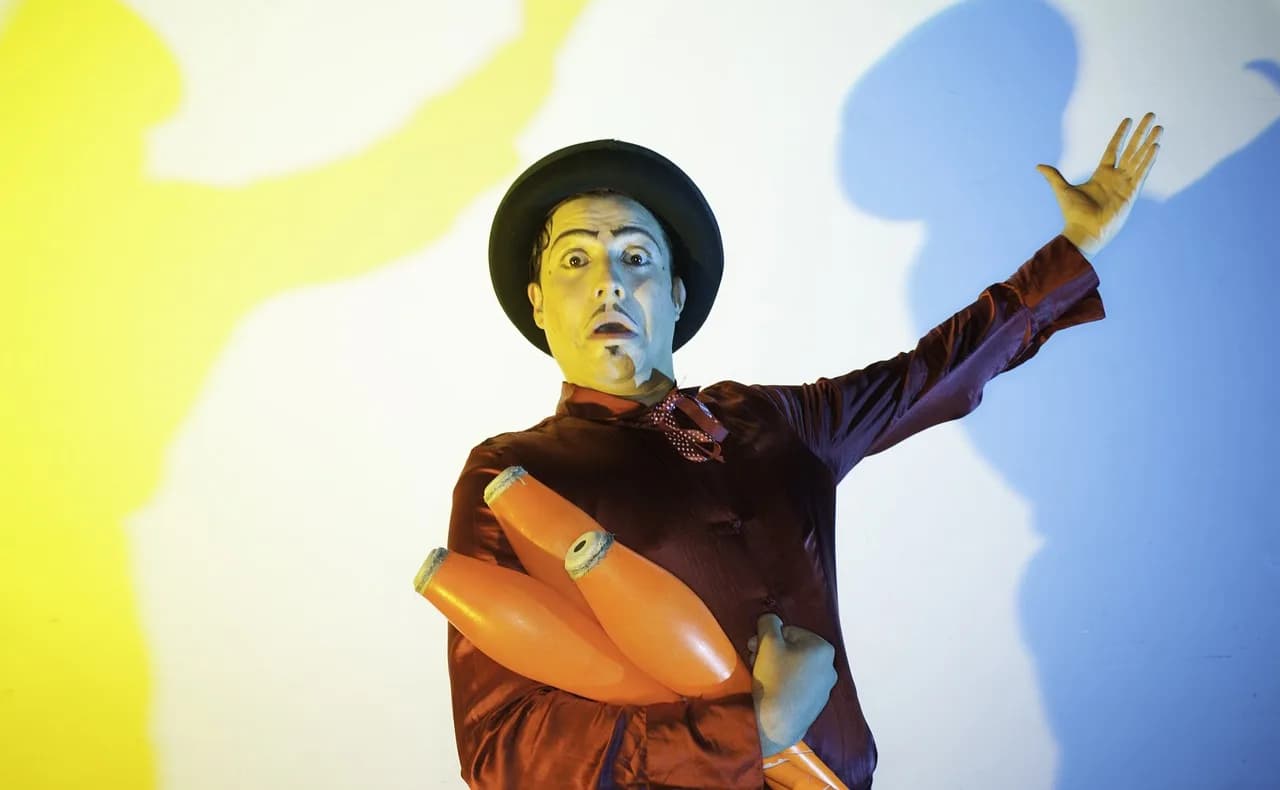 Image 1 : MINI STAGES WEEK-END ARTS DU CIRQUE background