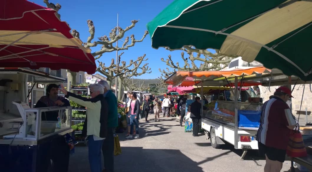 Image 1 : Marché à Luzech background