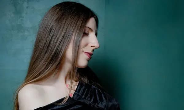 Image 2 : Le Krill - Apéro-concert : Lili Em background