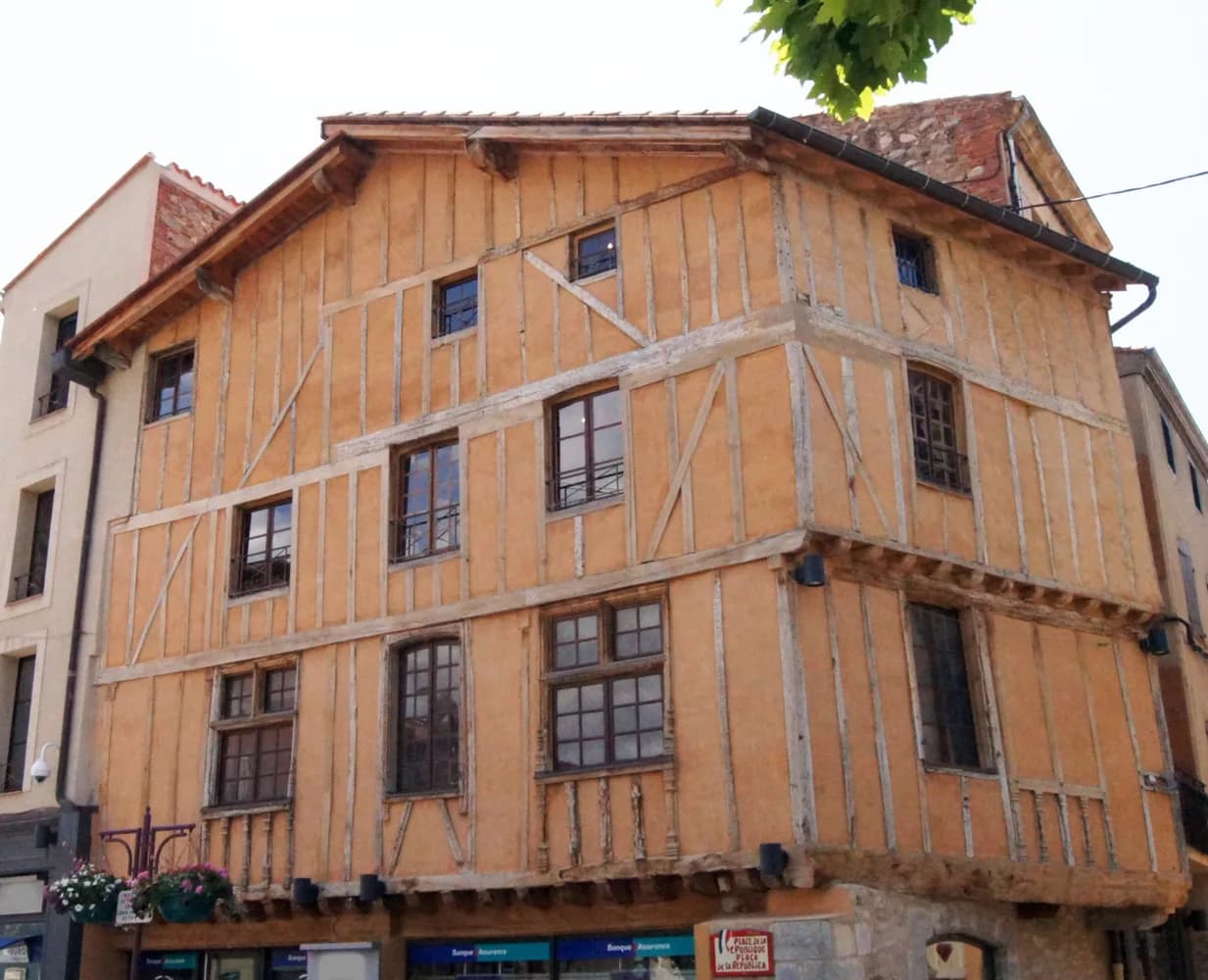 Image 5 : VISITE GUIDEE DE LA VILLE DE PRADES background