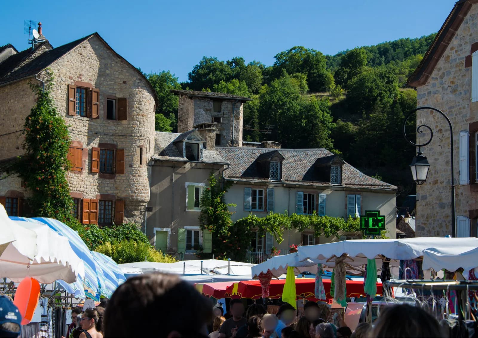 Image 1 : MARCHÉ HEBDOMADAIRE DE LA CANOURGUE background