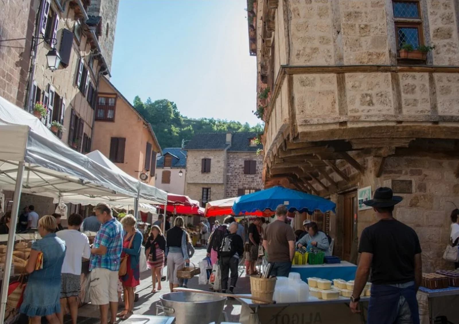 Image 3 : MARCHÉ HEBDOMADAIRE DE LA CANOURGUE background