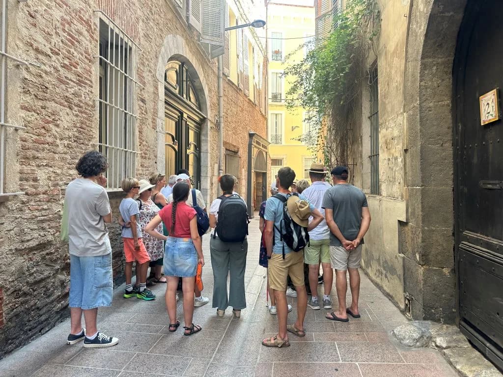 Image 4 : VISITE GUIDÉE DU CENTRE HISTORIQUE « PERPIGNAN, JE TE DÉCOUVRE » background