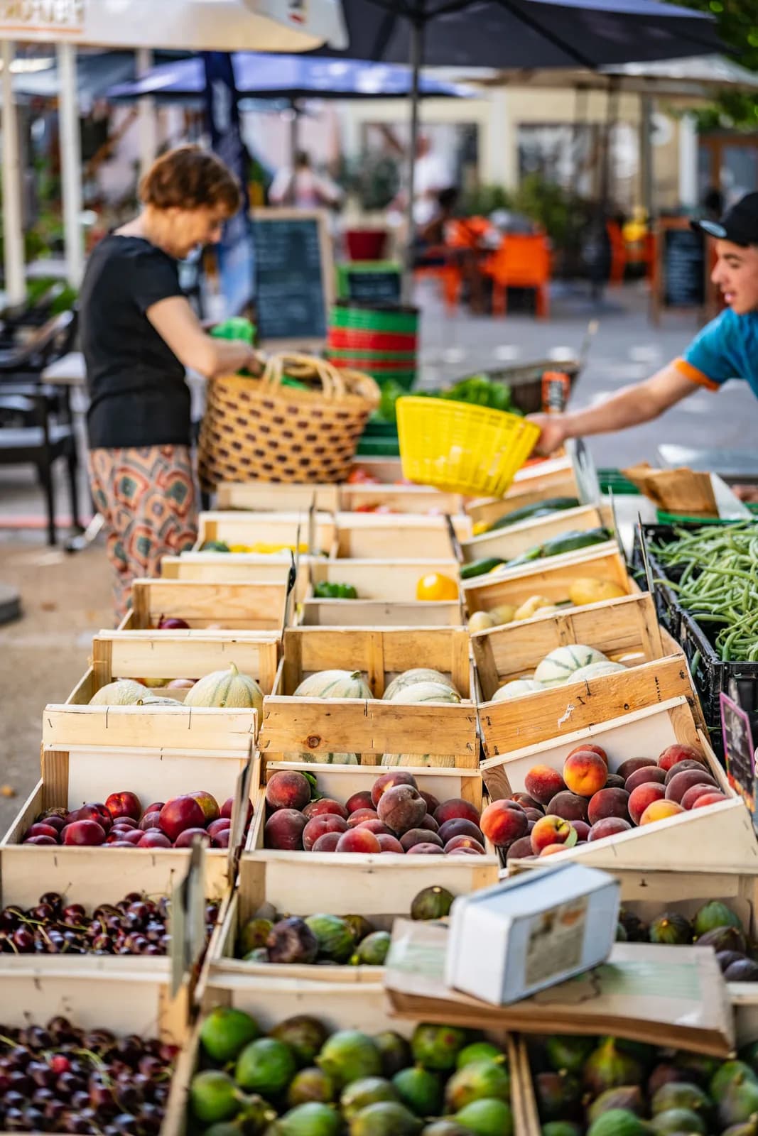 Image 1 : MARCHÉ DE SAINT-BAUZILLE-DE-LA-SYLVE background