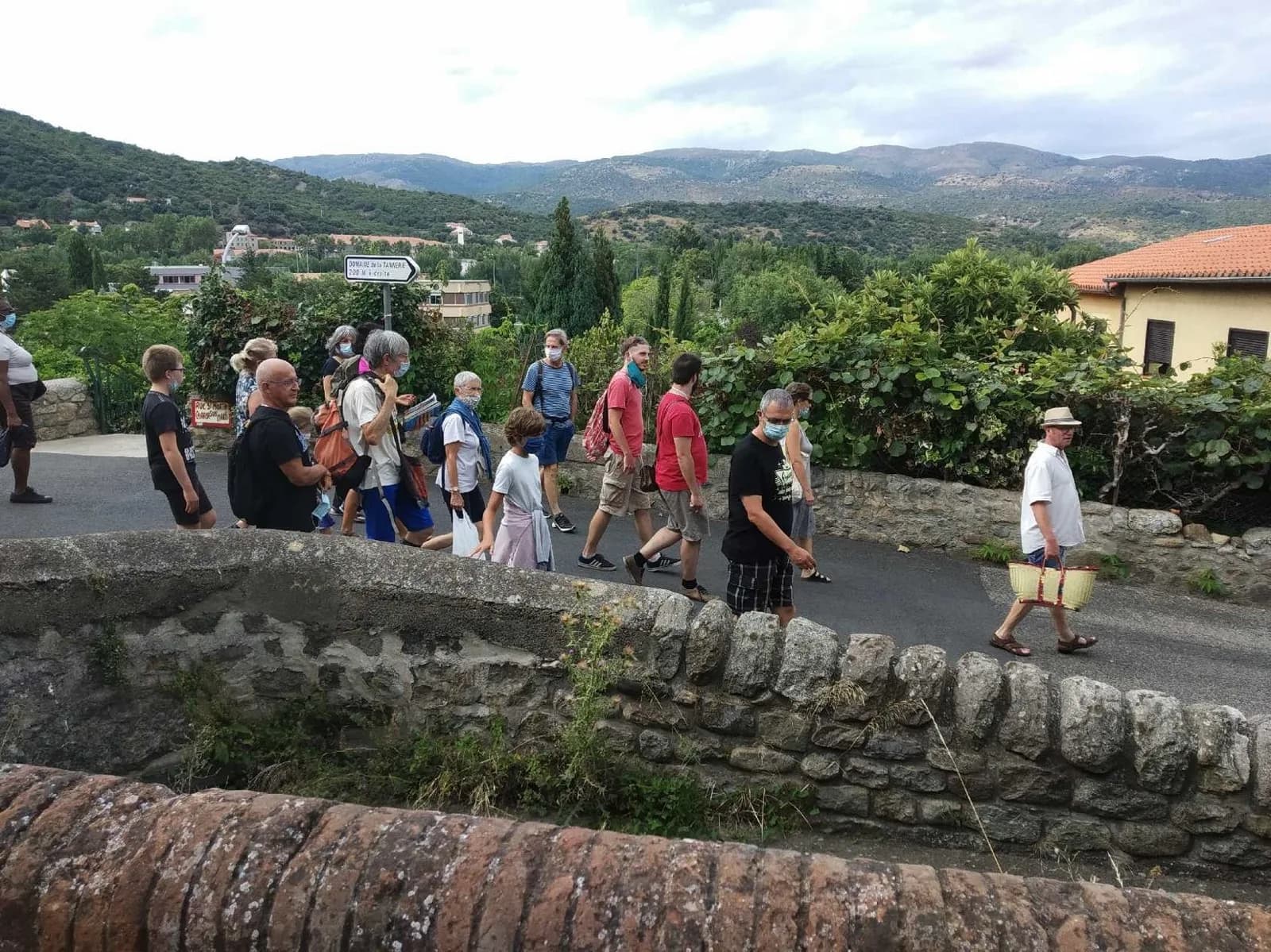 Image 1 : LES BALADES DU CONFLENT : "VISITE DE LA CHAPELLE DES BAINS, DU VILLAGE ET DE L'ÉGLISE DE MOLITG-LES-BAINS" background