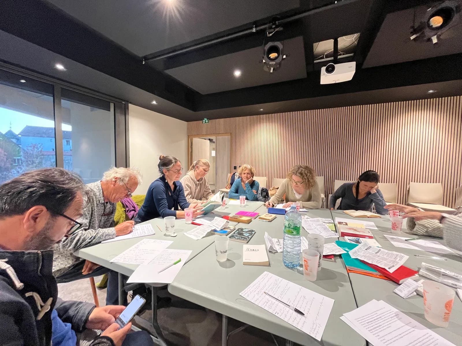 Image 2 : ATELIERS D'ÉCRITURE background