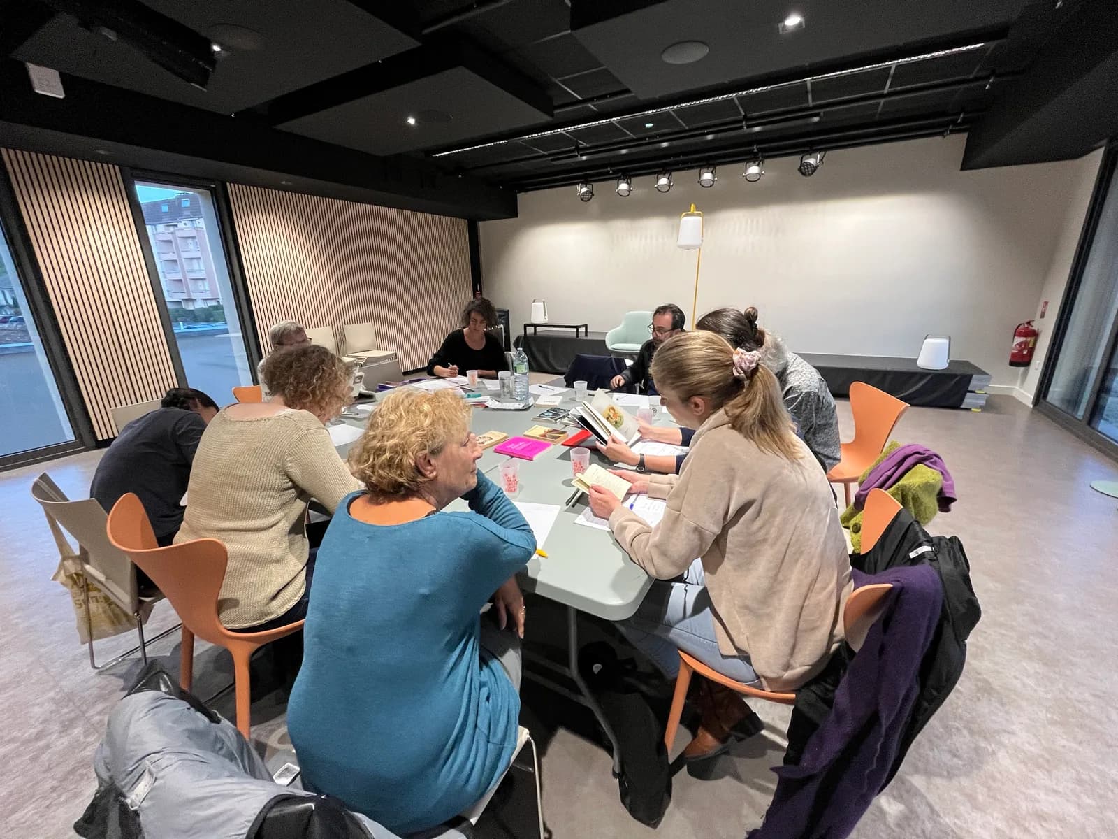 Image 3 : ATELIERS D'ÉCRITURE background