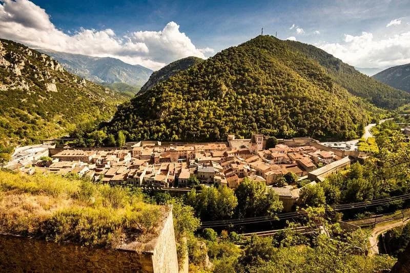 Image 1 : LES BALADES DU CONFLENT "VISITE COMMENTÉE DE VILLEFRANCHE-DE-CONFLENT" background