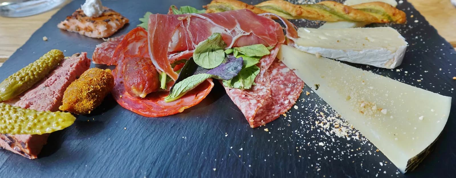 Image 1 : SOIREE TAPAS background