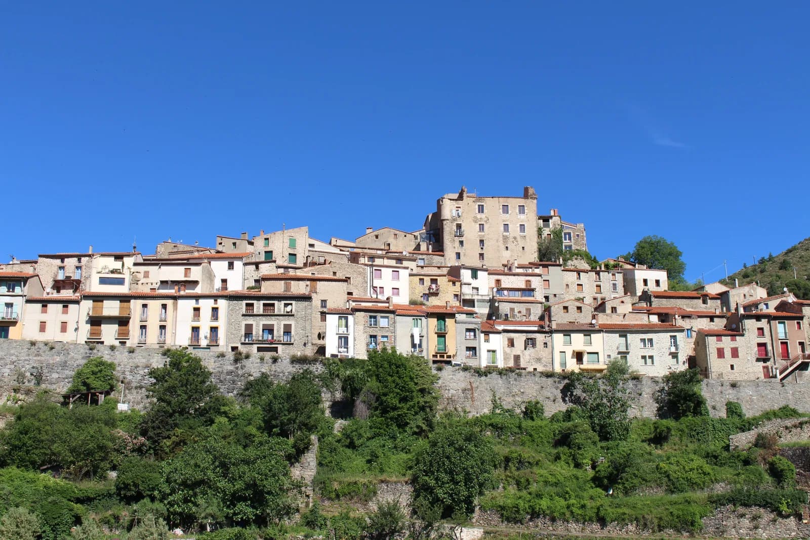 Image 2 : LES BALADES DU CONFLENT "MOSSET ET LA CASTELLANE" background