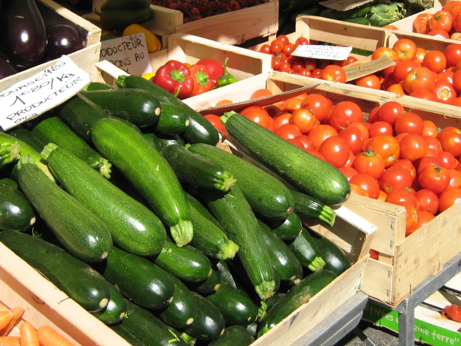 Image 1 : Marché à Beauregard background