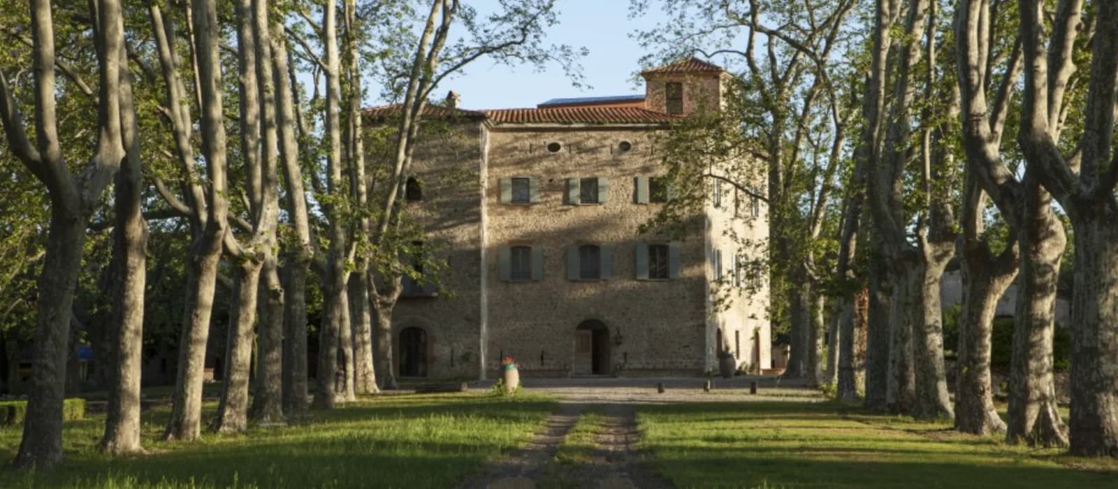 Image 1 : VIGNOBLES EN SCENE - CHALLENGE AFTER WORK AU CHÂTEAU DE VILLECLARE background