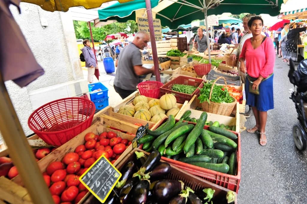 Image 3 : Marché à Prayssac background